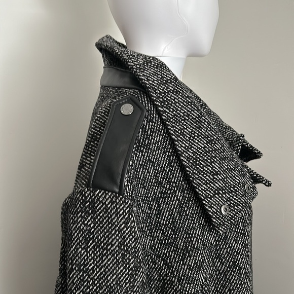 Michael Kors, Woman's Size 3X Black and Grey Trench Coat - Picture 7 of 9